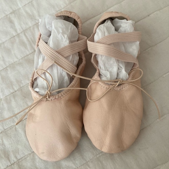 Capezio Leather Ballet Shoes in light pink - Picture 3 of 7